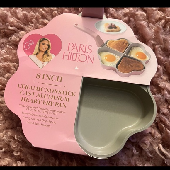 Paris Hilton Pink Heart 8” Fry Pan - Picture 2 of 4